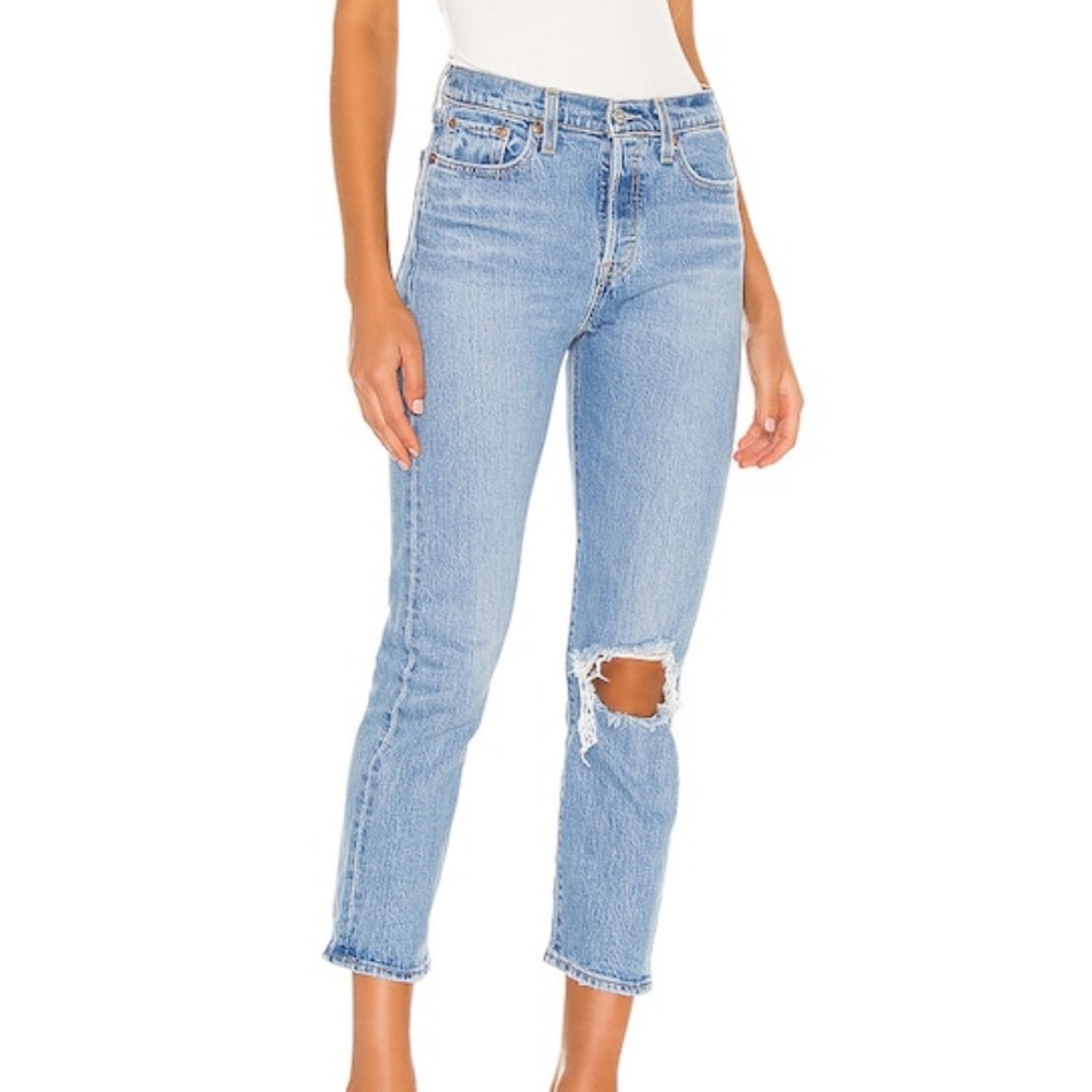 Levi’s wedgie straight Jean size 28